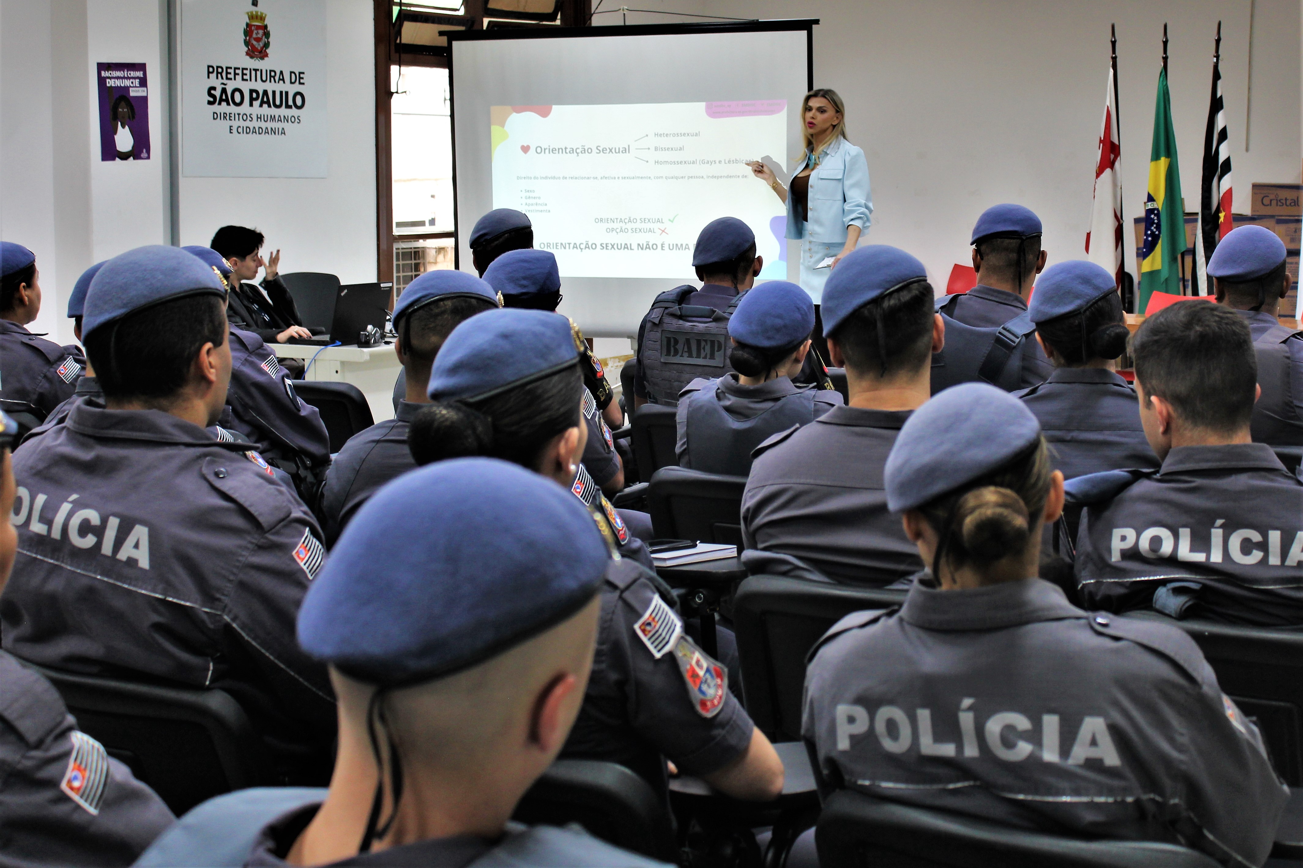 Palestra Orienta Policiais Militares Para O Trabalho Na Parada Do